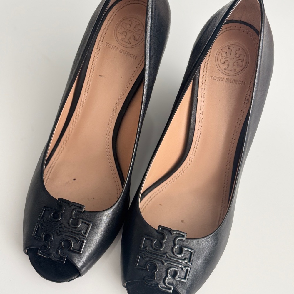 Tory Burch Elegant Black Leather Heels